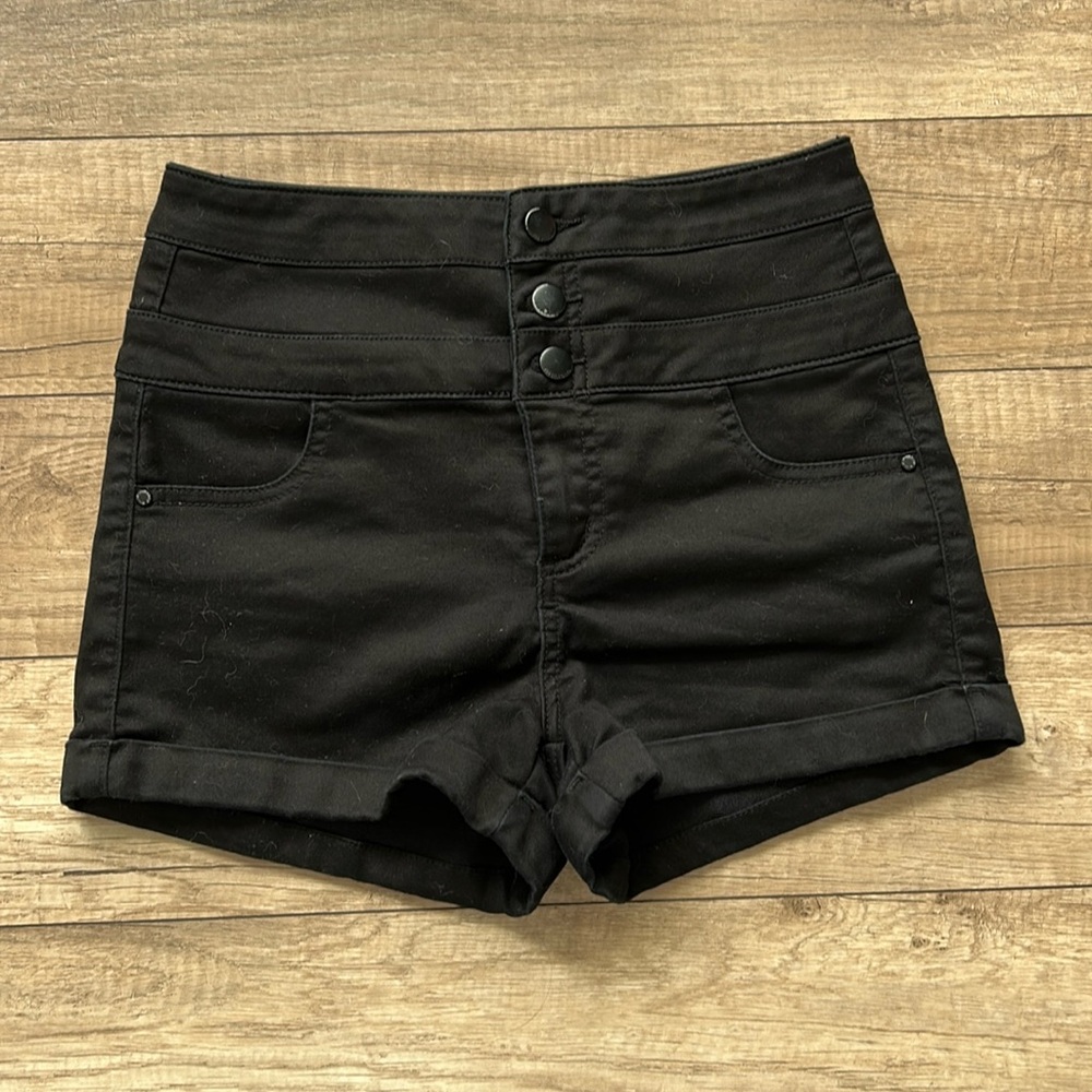 Tinstletown high-waisted shorts. Stretchy. Black. Size 5.